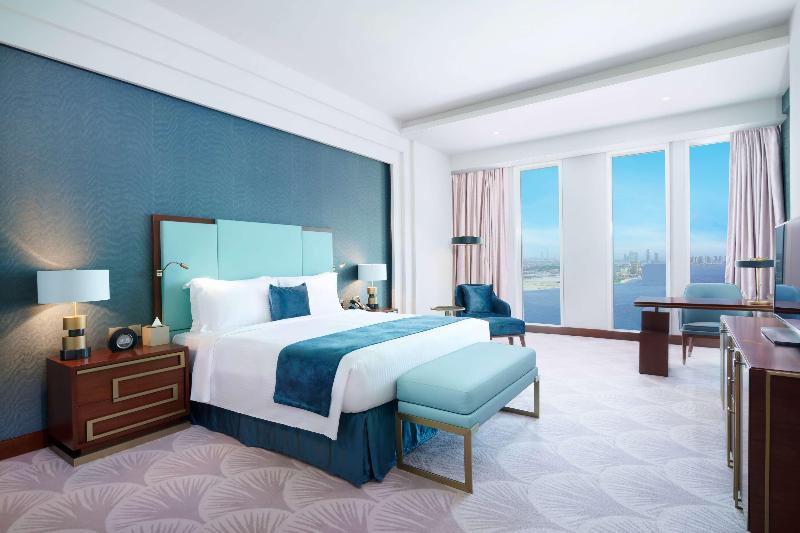 Deluxe Room Sea View, Wyndham Grand Doha West Bay Beach