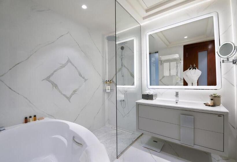 اتاق سوپریور با چشم‌انداز شهر, Wyndham Grand Doha West Bay Beach