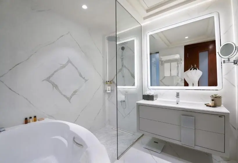 اتاق سوپریور با چشم‌انداز شهر, Wyndham Grand Doha West Bay Beach