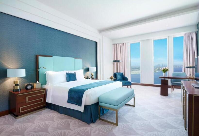 اتاق لوکس با تخت بزرگ, Wyndham Grand Doha West Bay Beach