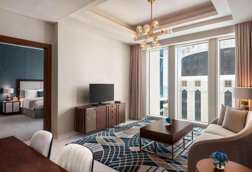 Executive Suite, Wyndham Grand Doha West Bay Beach