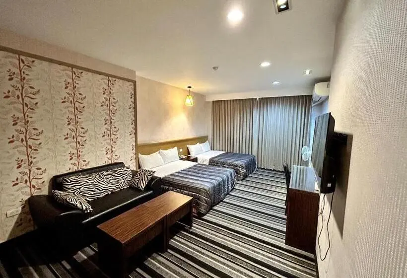 اتاق لوکس خانوادگی, Home Full