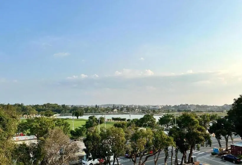 اتاق لوکس خانوادگی, Home Full