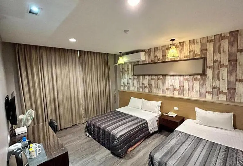 اتاق کلاسیک سه تخته, Home Full
