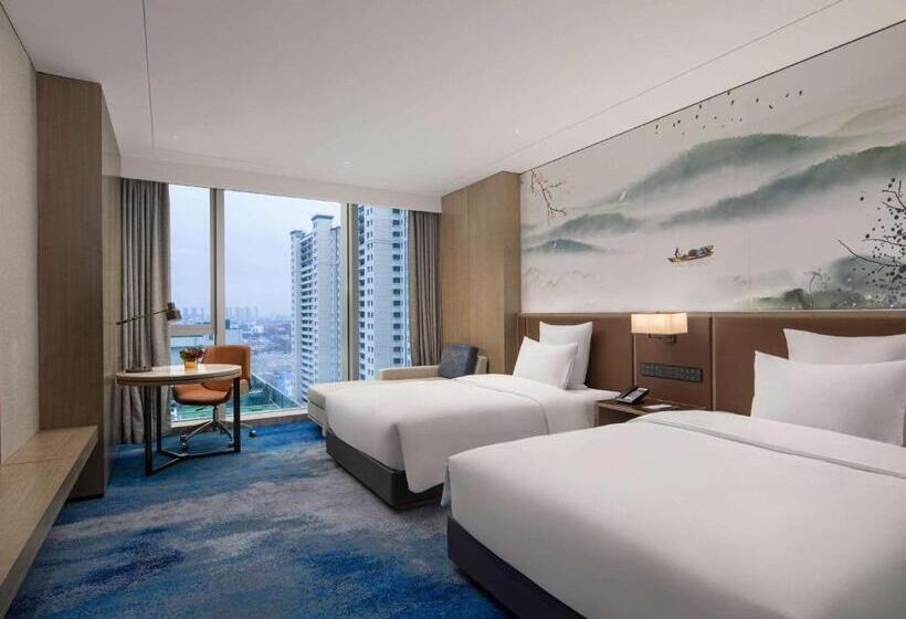 Cameră de familie Deluxe cu pat matrimonial, Pullman Huai An 淮安铂尔曼酒店