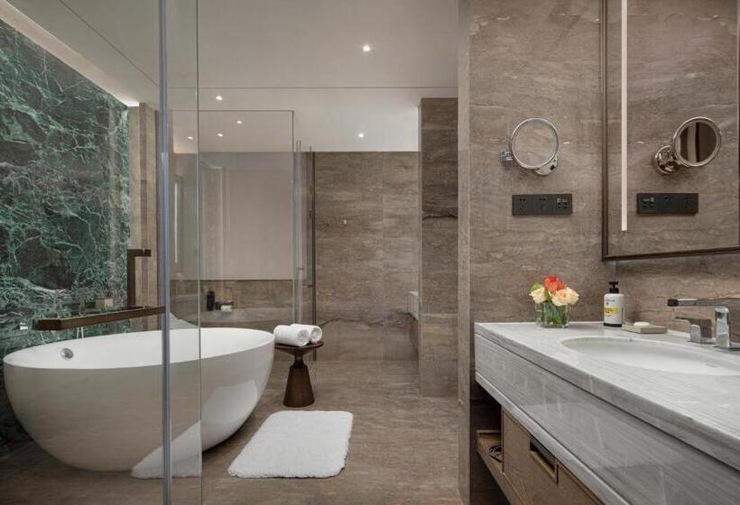 Люкс Executive Кровать Кинг, Pullman Huai An 淮安铂尔曼酒店