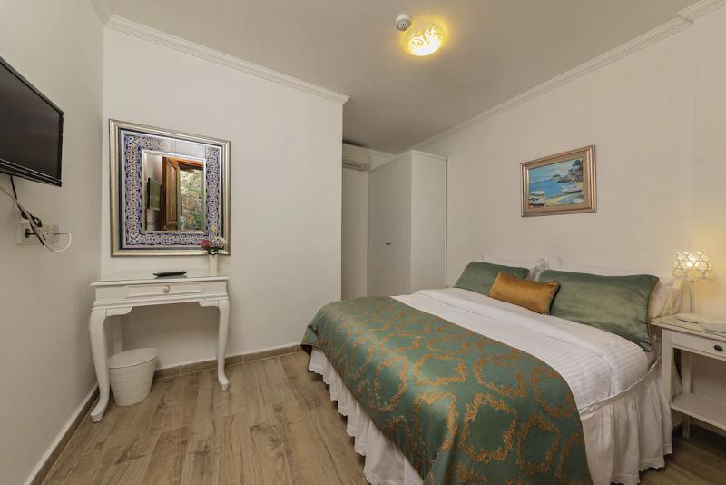 اتاق لوکس, Zemira Garden