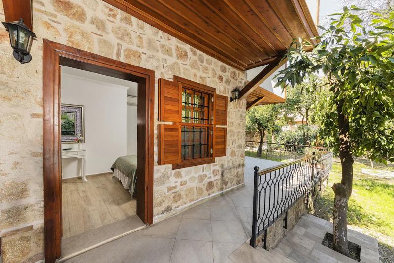 اتاق لوکس, Zemira Garden