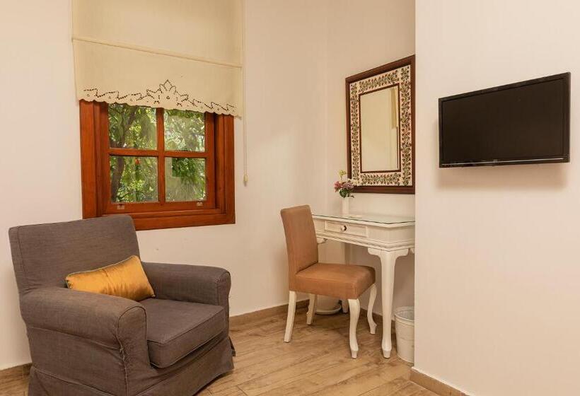 اتاق لوکس, Zemira Garden