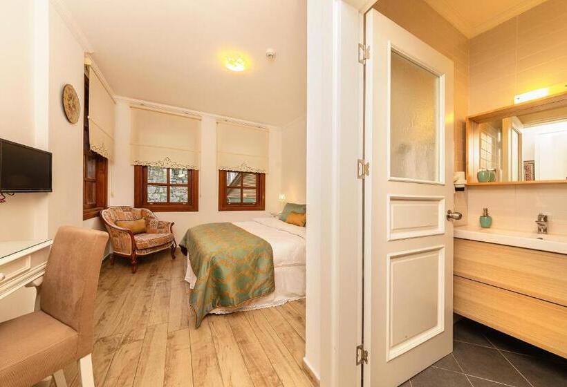 اتاق لوکس, Zemira Garden