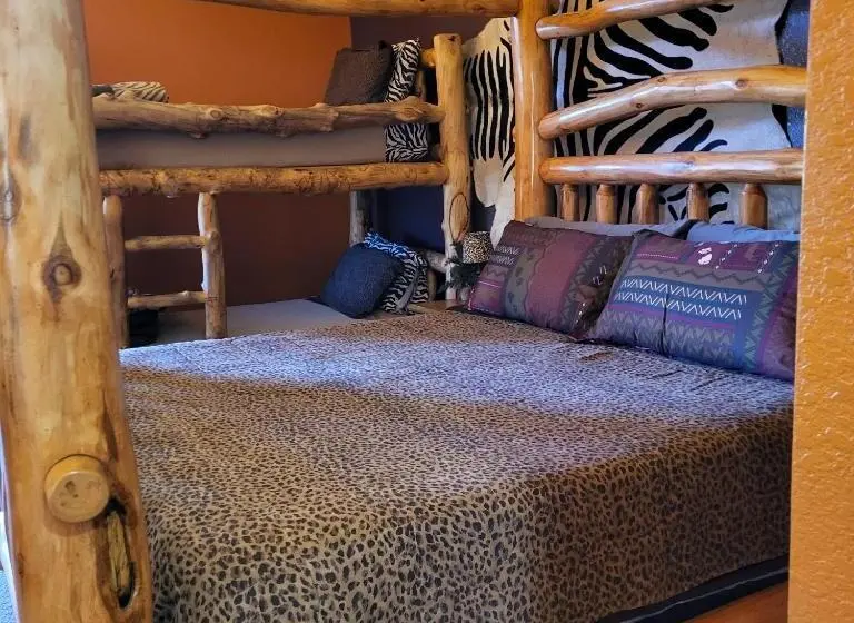 デラックスの４人部屋, Buffalopeaks Lodge