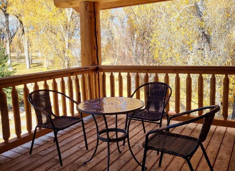 غرفة ديلوكس رباعية, Buffalopeaks Lodge