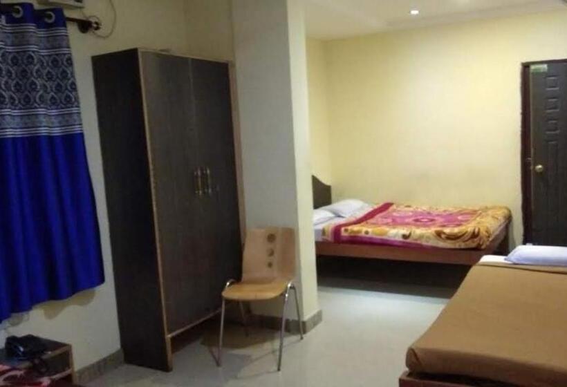 חדר משפחתי, Bluemoon Residency