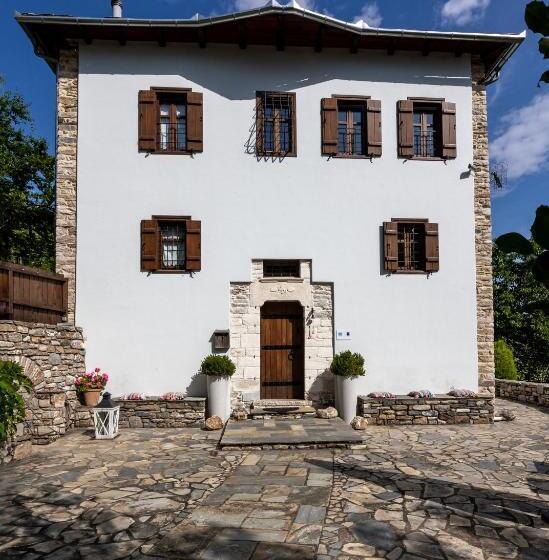 חדר סטנדרט, Mountain's Secret