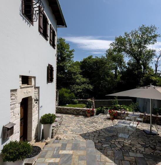 חדר סופריור, Mountain's Secret