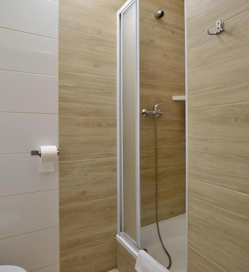 エコノミールーム, Gracja