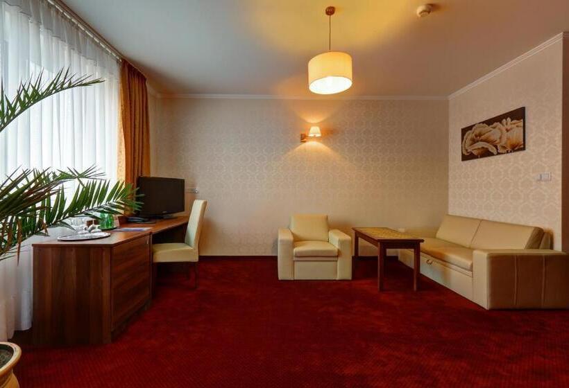 Апартаменты 1 Спальня, Chabrowy Dworek