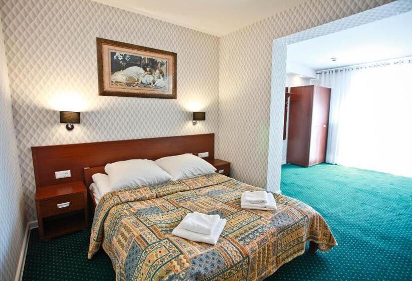 Студия Superior, Chabrowy Dworek