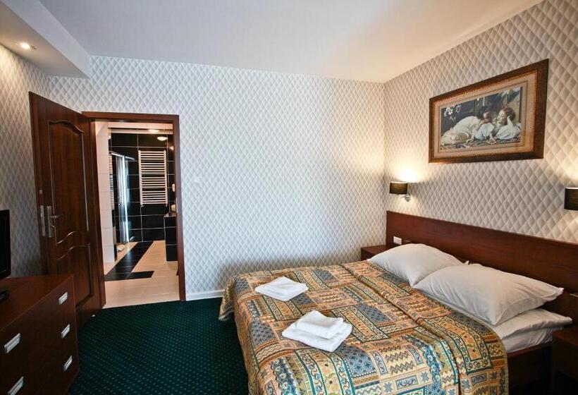 Студия Superior, Chabrowy Dworek