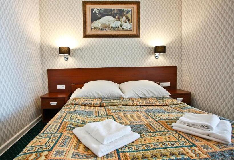 Студия Superior, Chabrowy Dworek