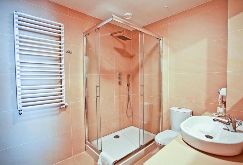 Студия Superior, Chabrowy Dworek