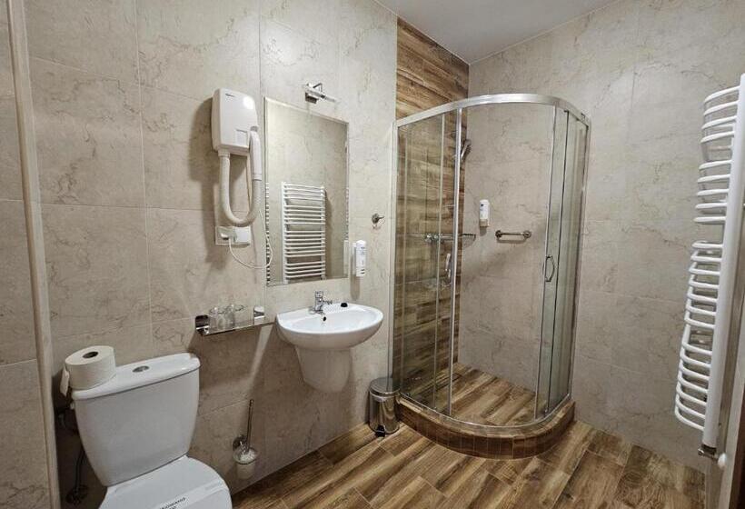 Номер Стандарт, Restauracja Hotel Imperial