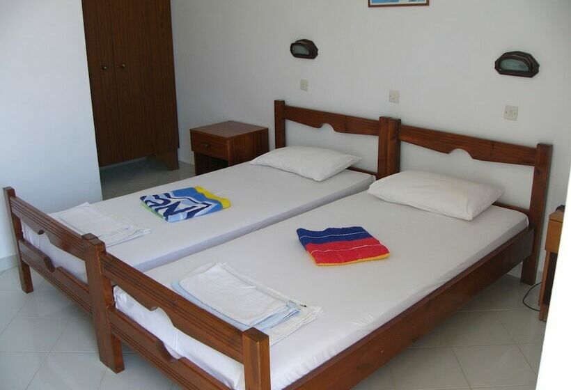 标准间带游泳池, Helgas Paradise