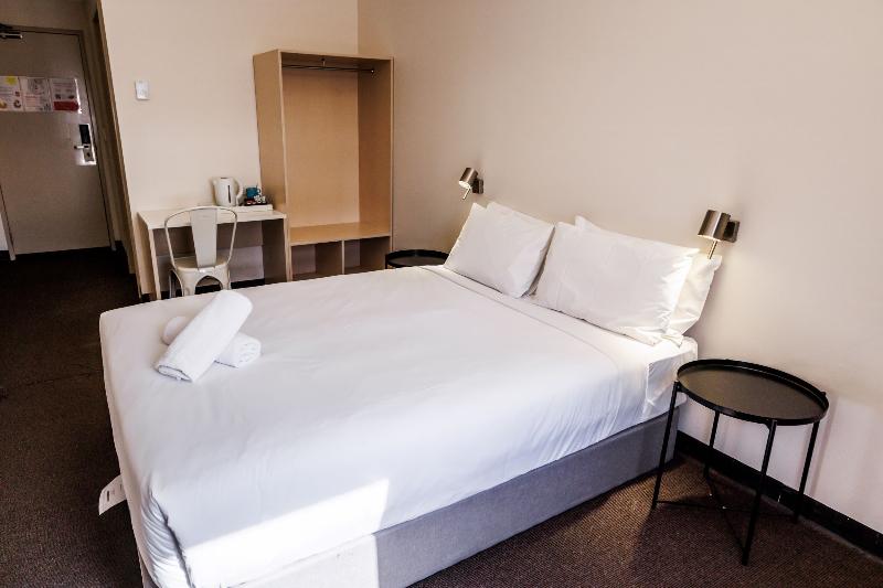 Номер Стандарт, Yha Adelaide Central