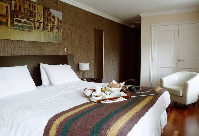 חדר אקזקיוטיב, Cassinetta