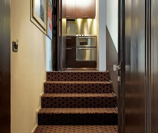 سوییت, Charming House Iqs