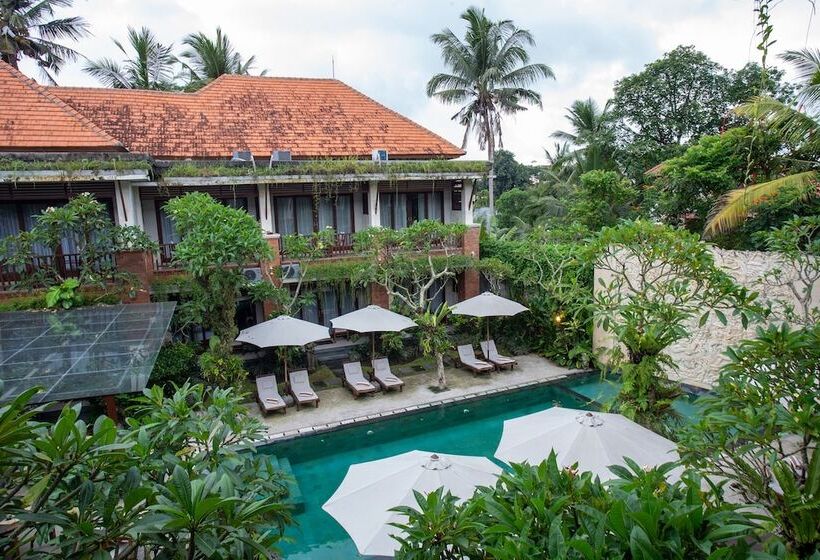 غرفة ديلوكس مطلة على حمام السباحة, Awatara Boutique Resort Ubud