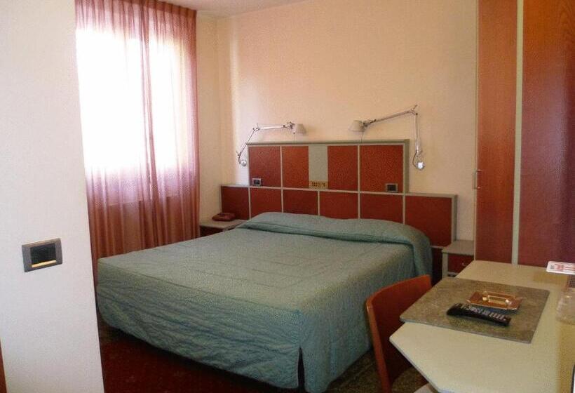 חדר סטנדרט נוף להרים, Derby