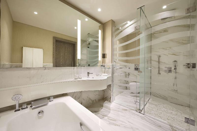 اتاق استاندارد با تخت بزرگ, Doubletree By Hilton Hotel Doha Old Town