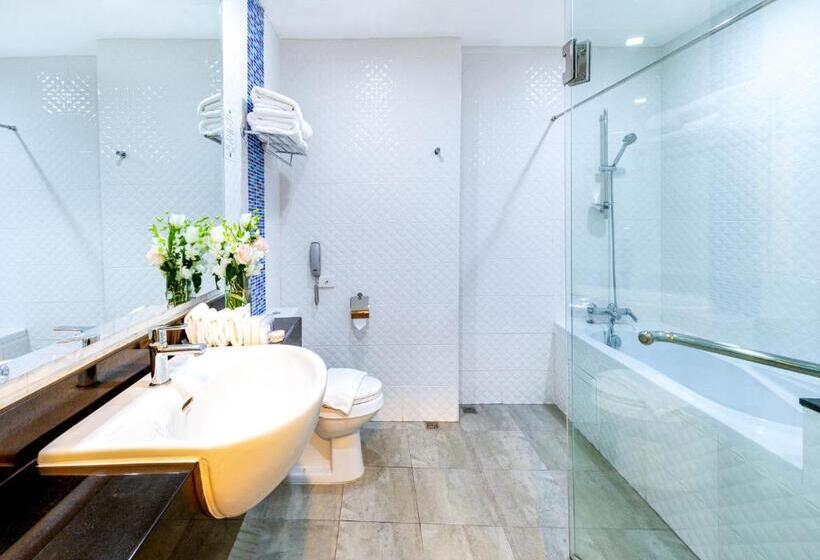 家庭房带泳池, Fx Hotel Pattaya