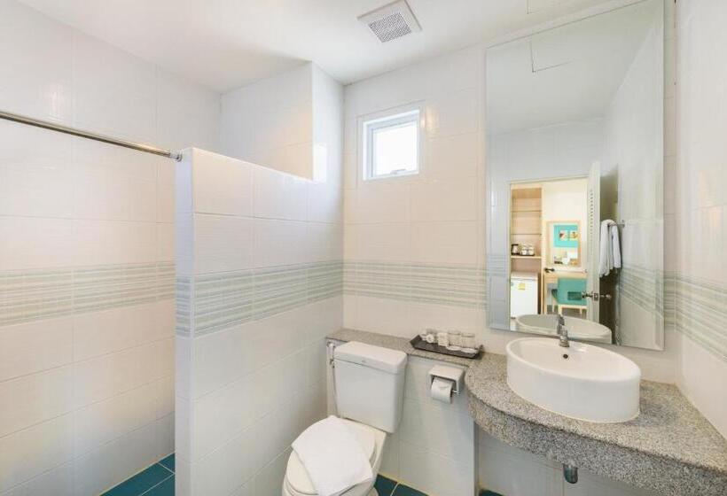 高级三人间, Fx Hotel Pattaya