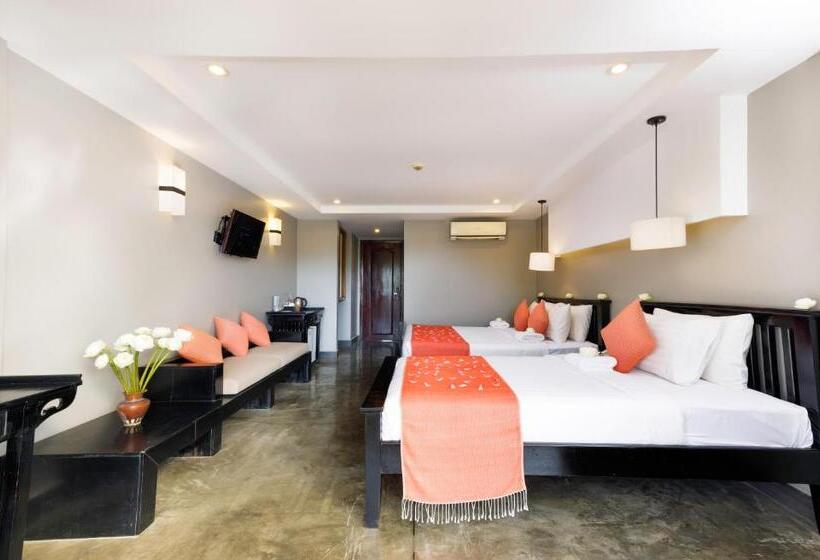 اتاق خانوادگی, G&z Urban