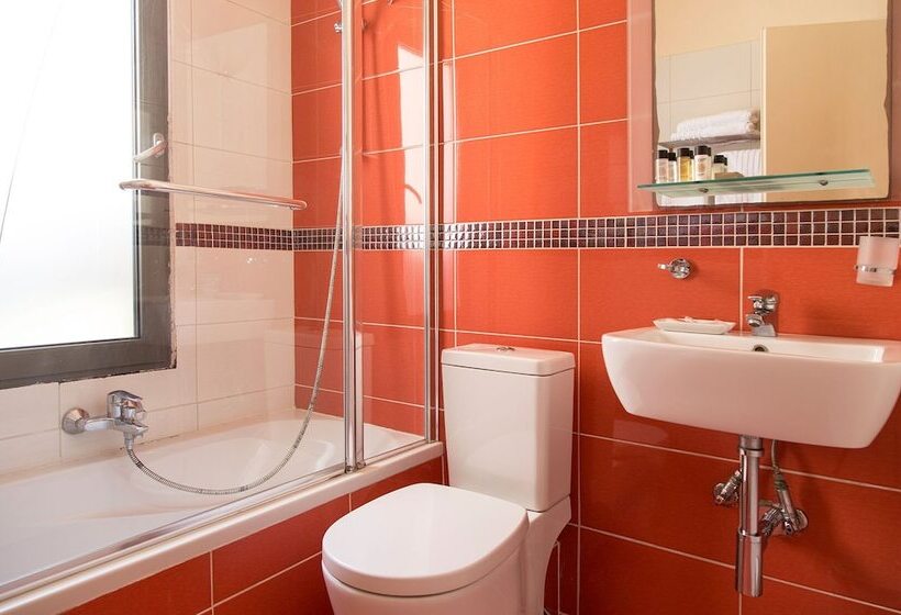 패밀리 룸, Lena Mare Boutique