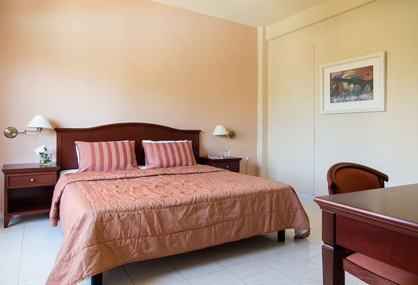 패밀리 룸, Lena Mare Boutique