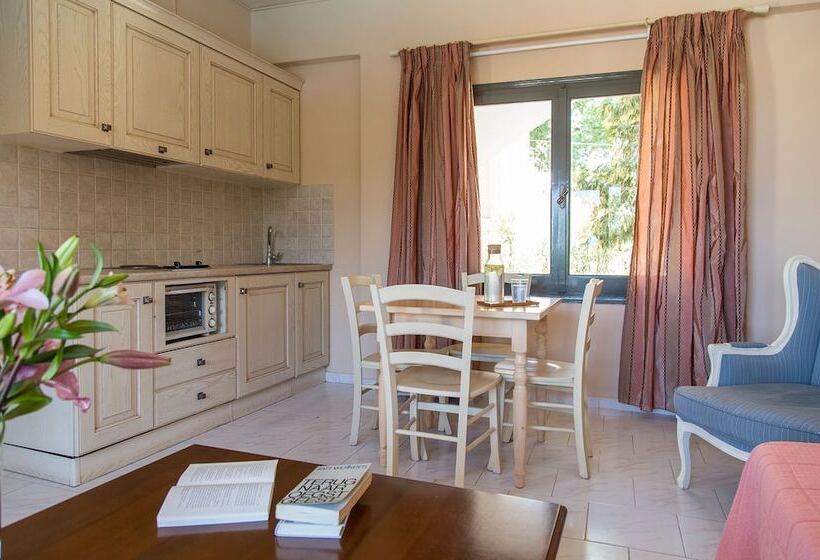 패밀리 룸, Lena Mare Boutique