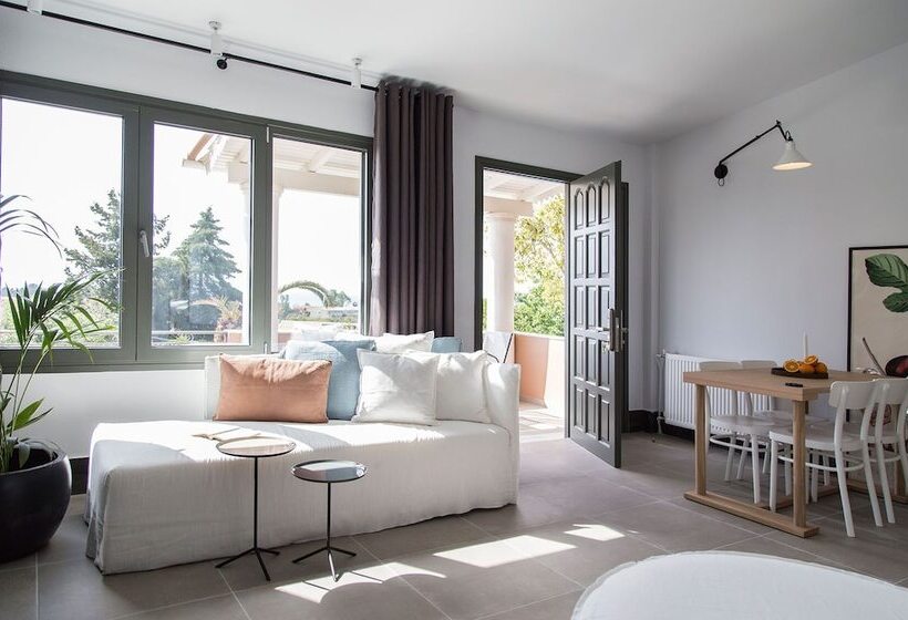 シニアスイート, Lena Mare Boutique