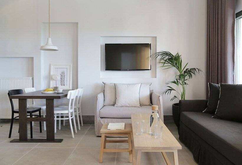 シニアスイート, Lena Mare Boutique