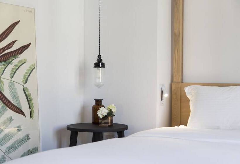 سوئیت سینیور, Lena Mare Boutique