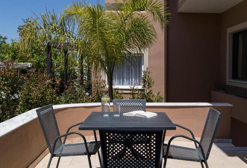 패밀리 룸, Lena Mare Boutique