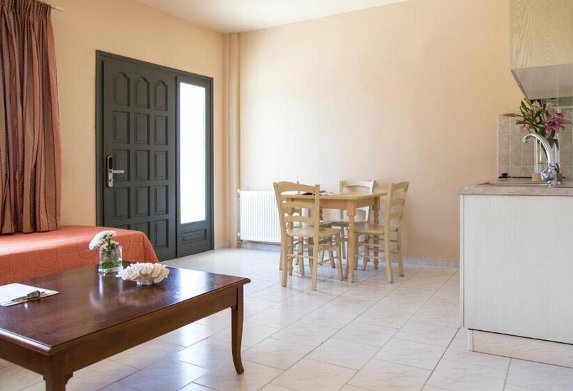 패밀리 룸, Lena Mare Boutique