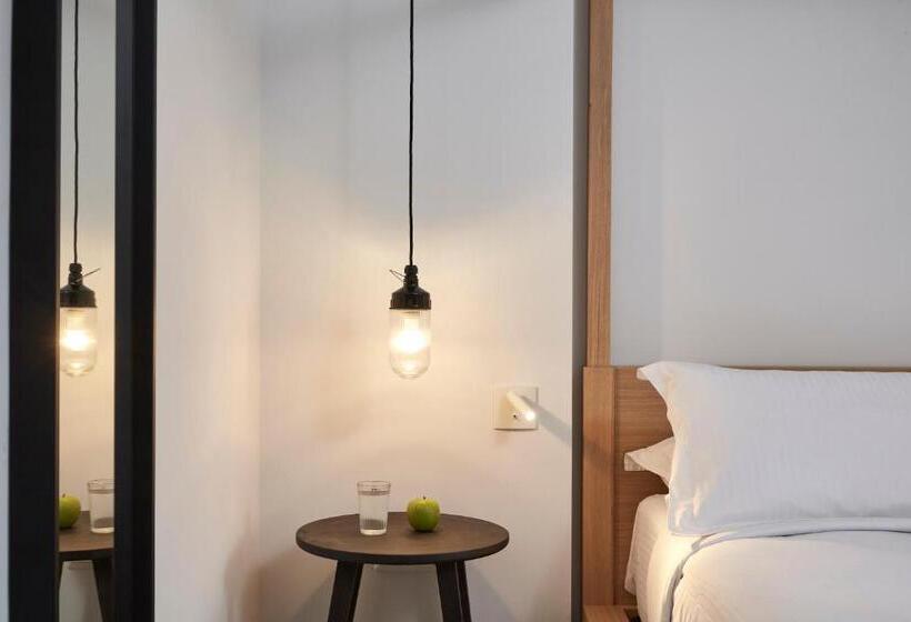 سوئیت سینیور, Lena Mare Boutique