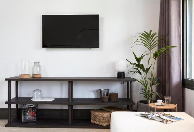 시니어 스위트, Lena Mare Boutique