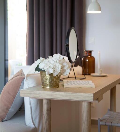 자쿠지 스위트, Lena Mare Boutique