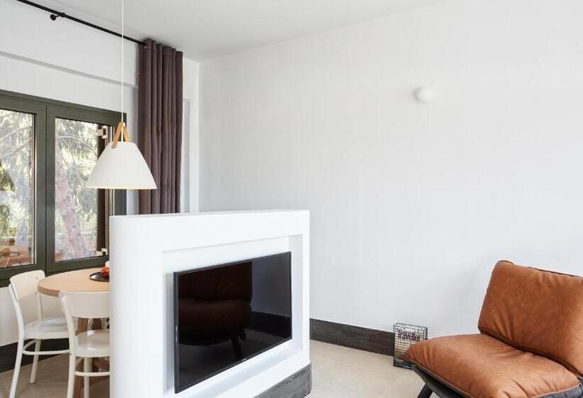 シニアスイート, Lena Mare Boutique