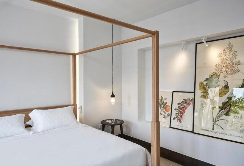 سوئیت سینیور, Lena Mare Boutique