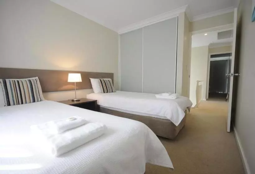 Villa 2 Makuuhuonetta Poreallas, Mandurah Quay Resort
